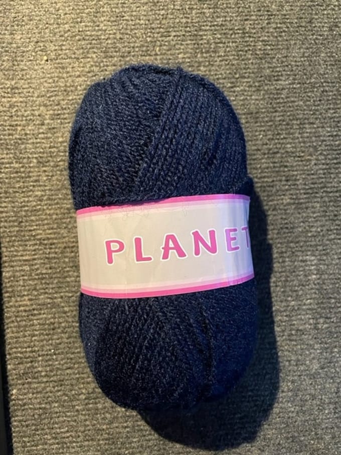 Katia Planet - 3973 donkerblauw - Acryl Garen