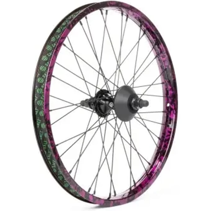 Achterwiel van de fiets met cassette LHD Salt EX