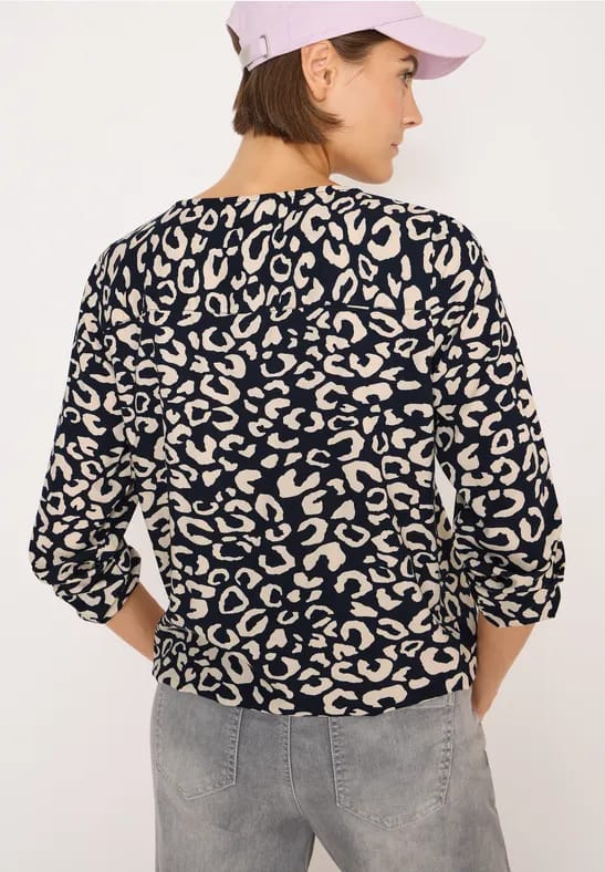 Gedessineerde blouse