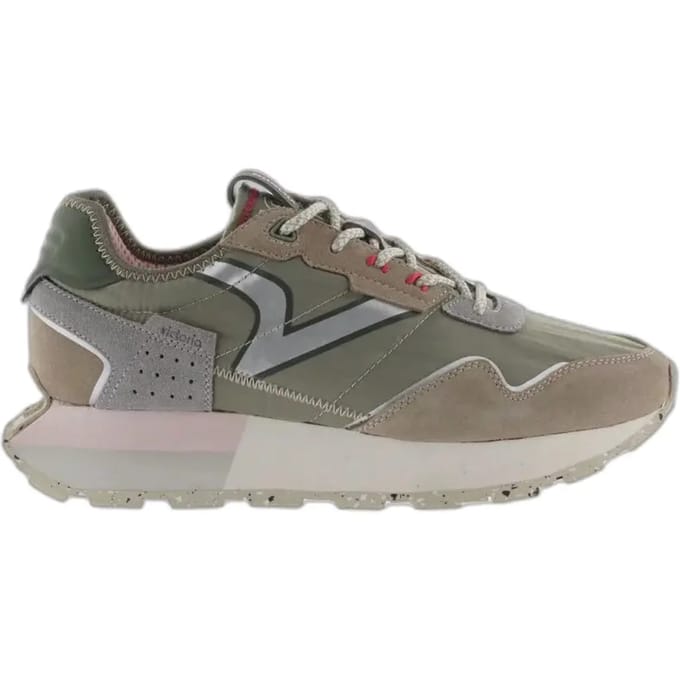 Trainers Victoria Wing