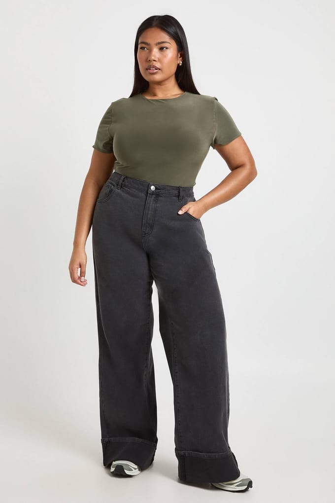 boohoo Dames Plus Dubbele Laag Slinky Aansluitende Bodysuit | Khaki | Maat: 28