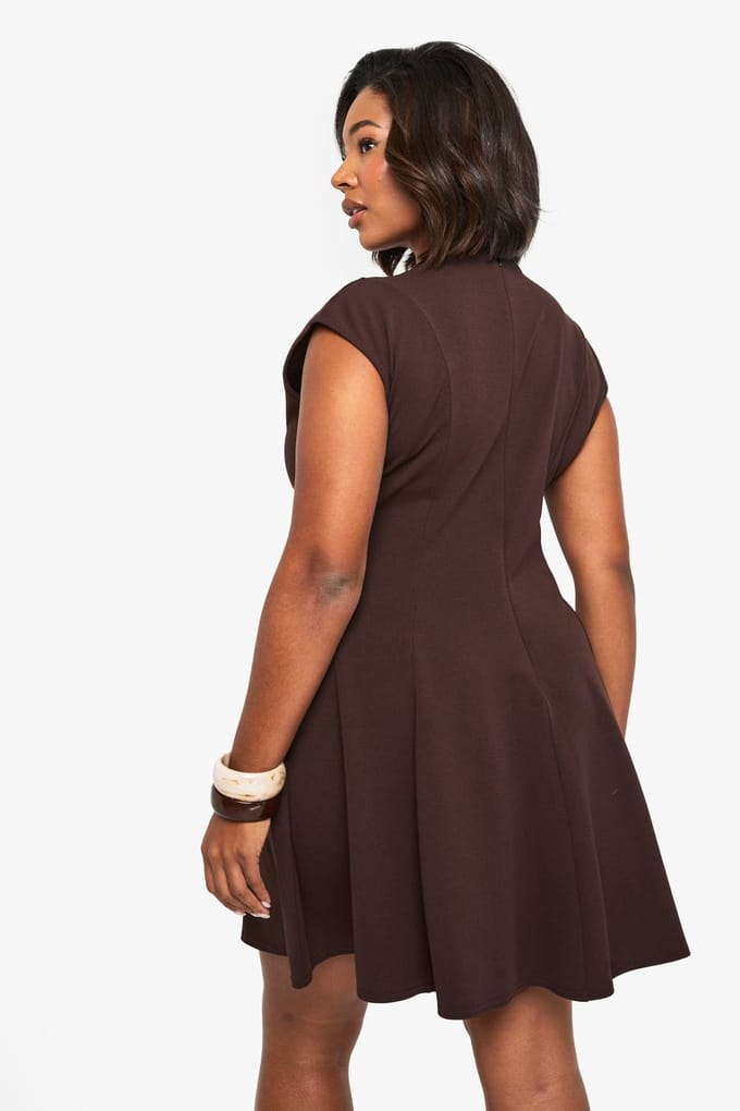 boohoo Dames Plus gepaneerde volume schaatsjurk | Chocolate | Maat: 22