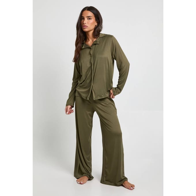 boohoo Dames Petite Pyjama Set met Lange Mouwen | Olive | Maat: 6