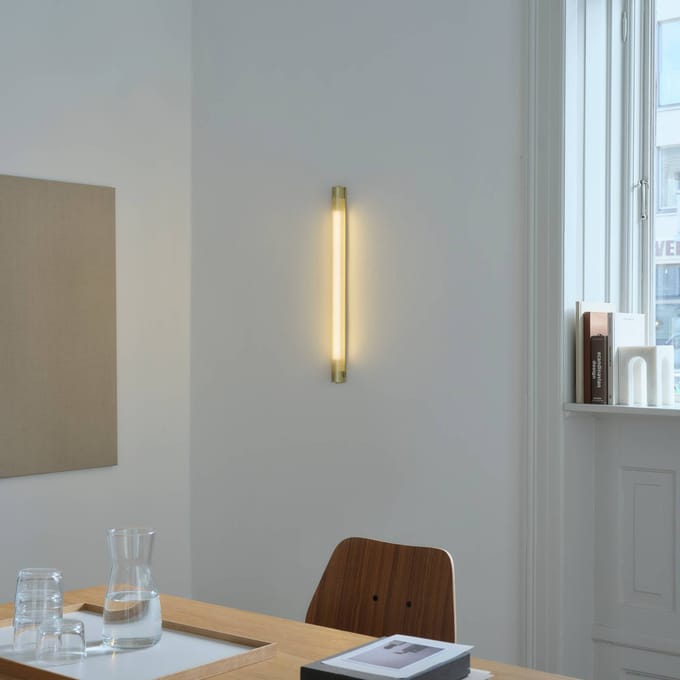 GEJST wandlamp Radent, messingkleurig, hoogte 70 cm, G13 LED