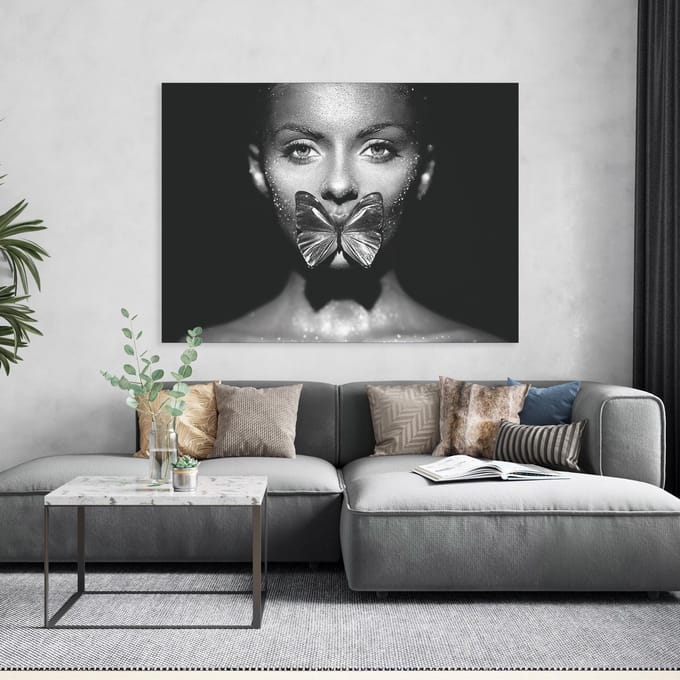 Canvas Schilderij - Butterfly Woman- 90 x 60 cm - PosterGuru