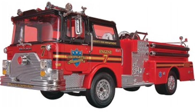 Revell Modelbouwpakket Militaire voertuigen - 11225 Mack Fire Pumper Truck - SnapTite Max Kit Plastic - 1:32 - Modelbouw