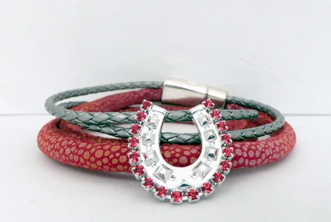 Hetty'S-Leren ketting-met hoefijzer-magneetslot