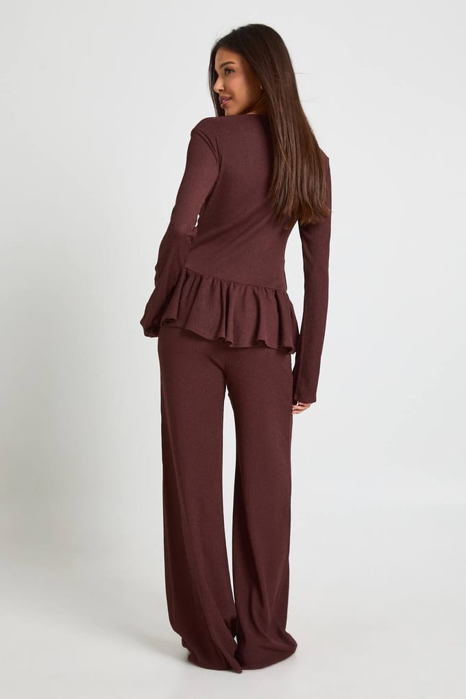 boohoo Dames Getextureerd wikkeldetail lange mouwtop en broekset | Chocolate | Maat: 14