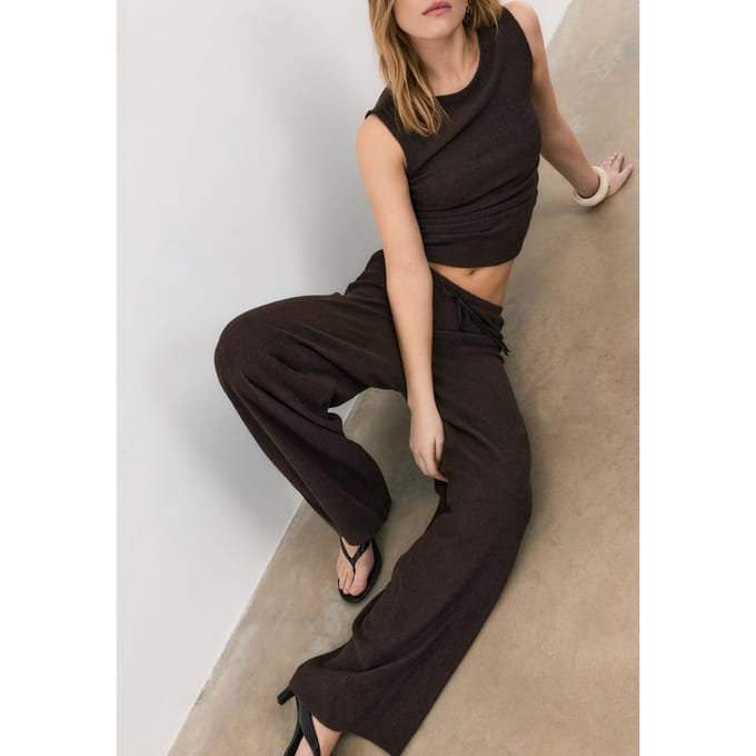 Stradivarius Rechte broek met kreukeffect  Bruin M
