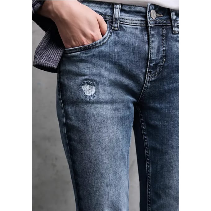 Jeans met destroyed details