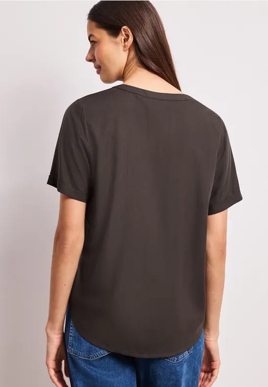 A346422 QR Splitneck blouse w turn-