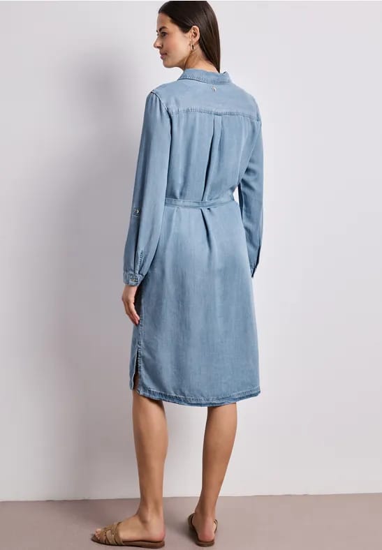 Knielange jurk in een verwassen look