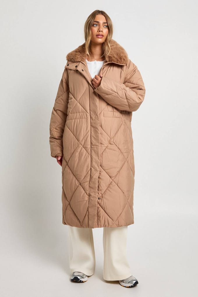 boohoo Dames Premium Quilted Maxi Parka met nepbontaccent | Camel | Maat: Small/Medium