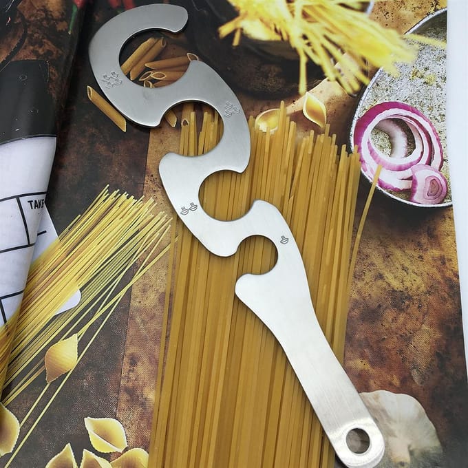 Spaghettimeter van roestvrij staal met 4 gaten, S-vormige spaghettiliniaal, handig en duurzaam voor in de keuken white