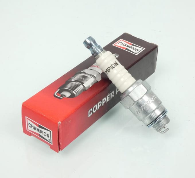 Bougie d'allumage Champion UY6 / CCH842 pour auto Neuf