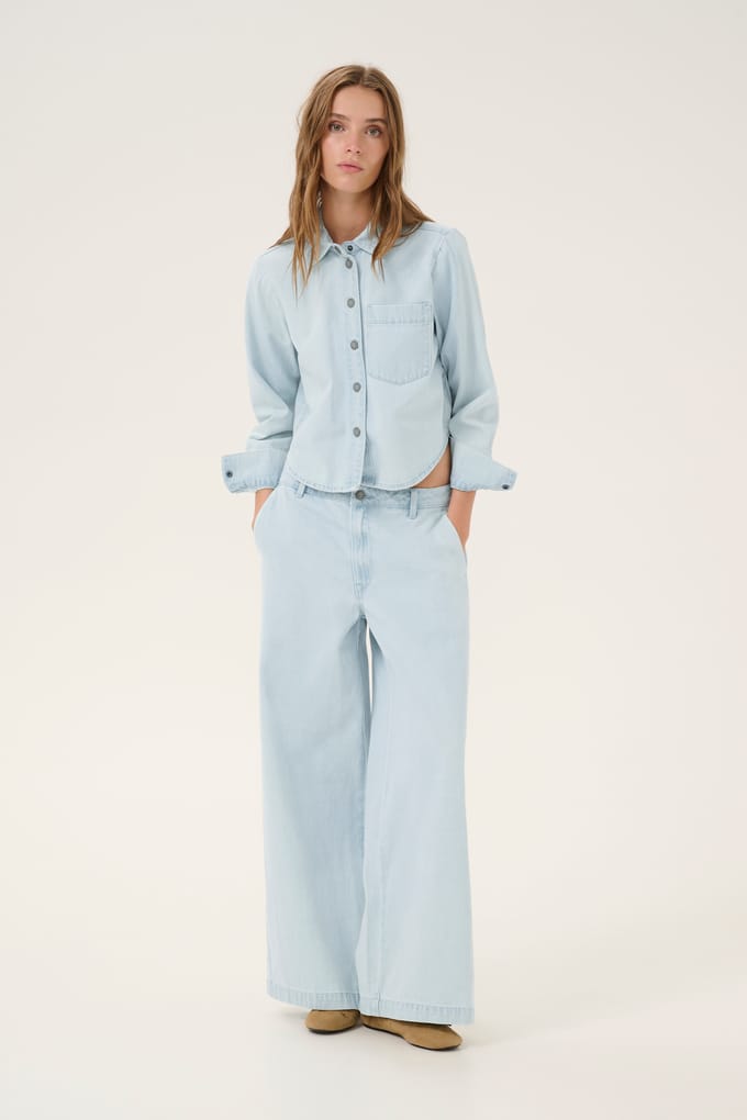 Regular fit jeansblouse met borstzak, model 'Winnie'