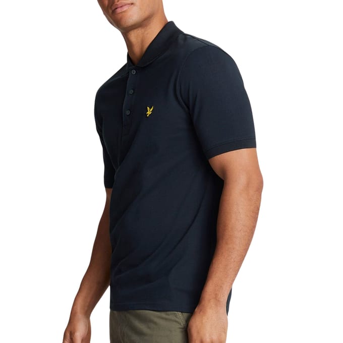 Donker marineblauw poloshirt met Lyle & Scott-logo op de borst