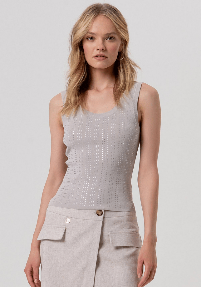 top met strass stenen vrouw zand