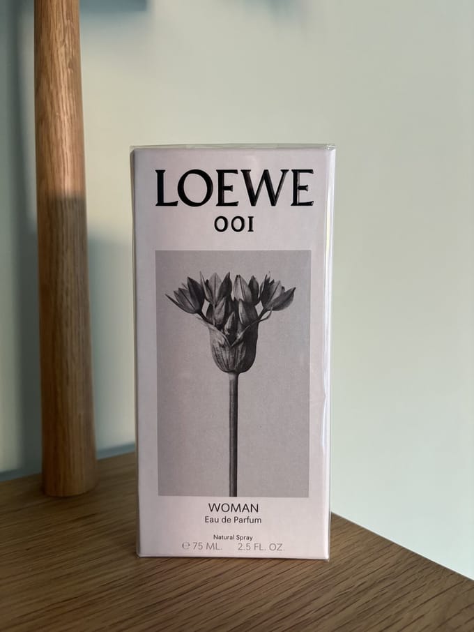 Loewe 001 Femme Eau de Parfum 75ml white