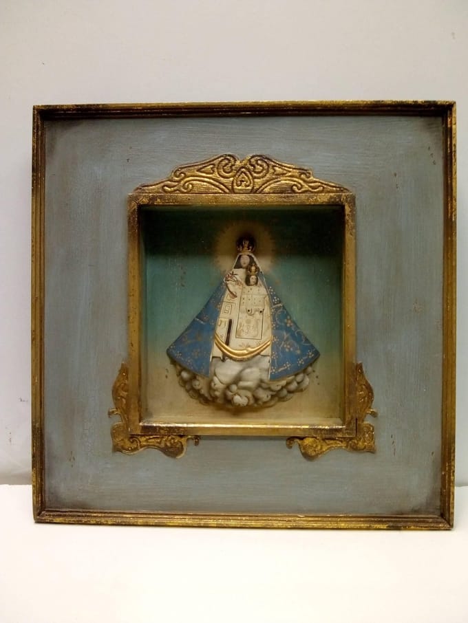 Schilderij-blauw-hout-Madonna-woonaccessoires-wandddecoratie