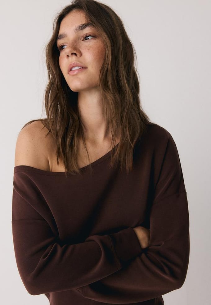 Stradivarius Soft touch sweater met blote schouder  Bruin S