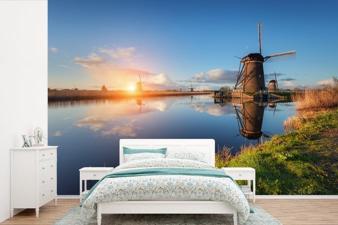 Behang - Fotobehang Windmolen - Water - Zon - Breedte 600 cm x hoogte 400 cm