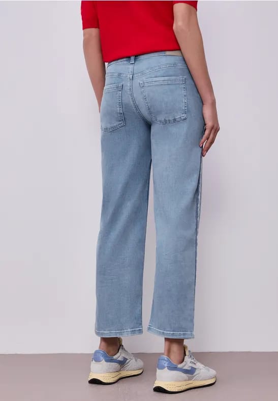 Straight Legs jeans