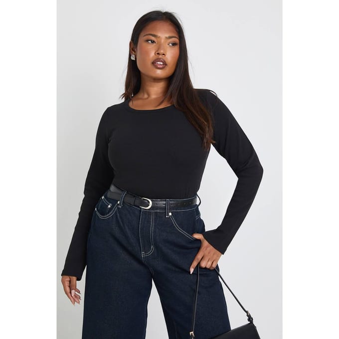 boohoo Dames Plus Basic Geribbelde Scoop-hals Longline Nauwsluitende Top met Lange Mouwen | Zwart | Maat: 46