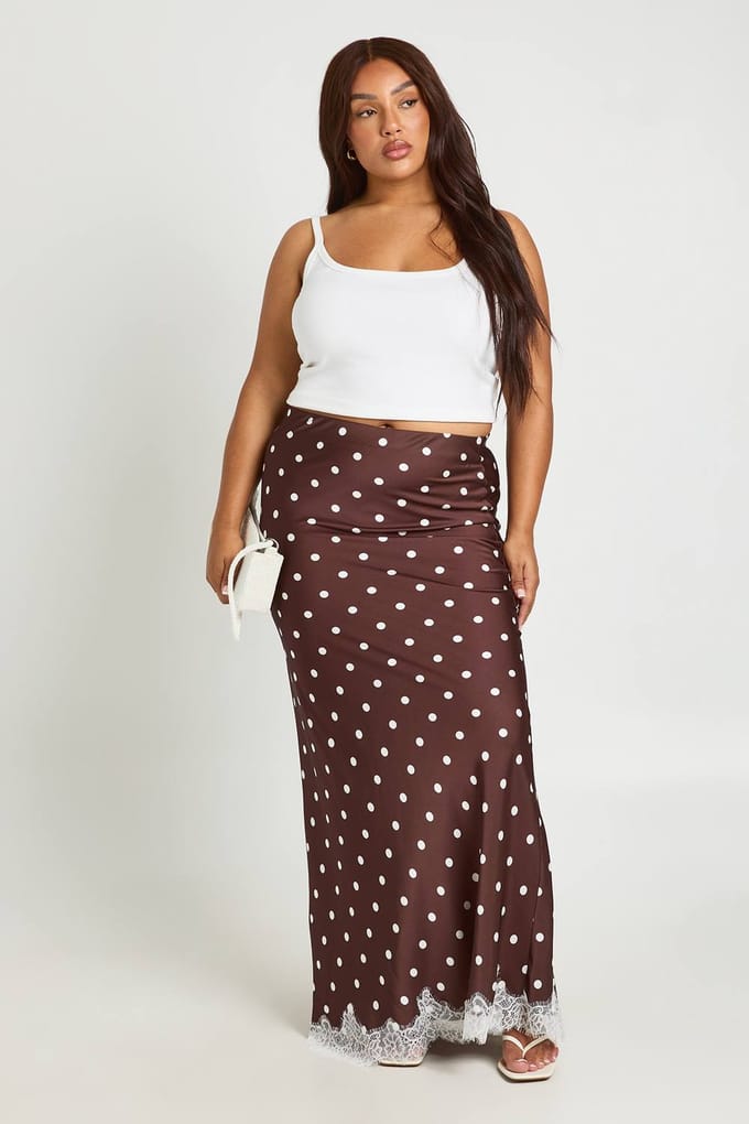 boohoo Dames Plus Satijnen Polkadot Maxi Rok | Chocoladebruin | Maat: 48