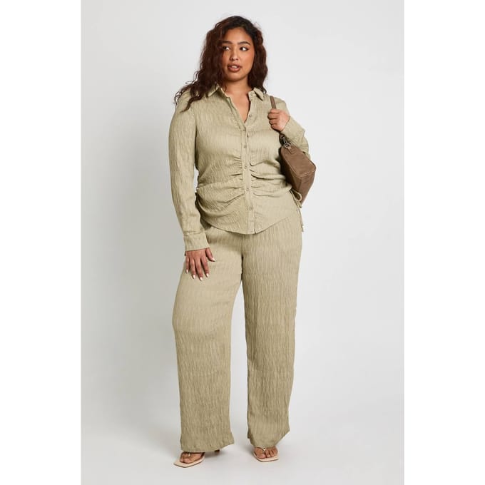 boohoo Dames Plus Getextureerd Shirt En Broek Co Ord | Olive | Maat: 26