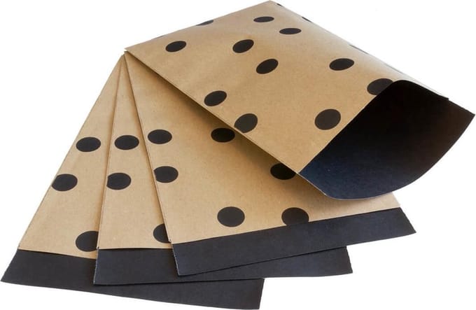 200x papieren zakjes Bruin kraft Stippen 12x19cm