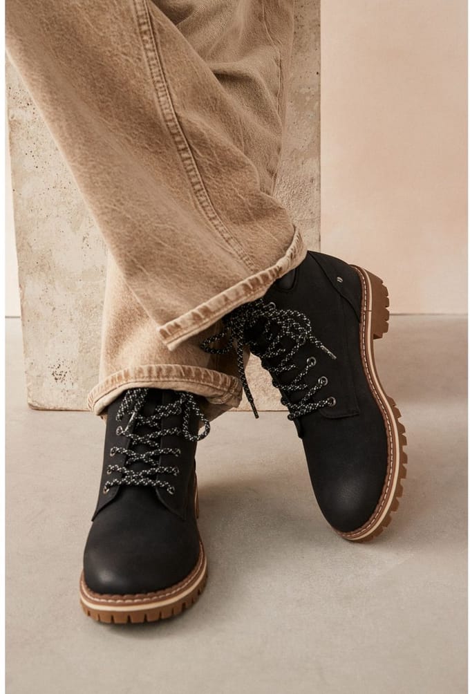 Next - Dames - Forever Comfort® casual enkellaarzen met veters - Zwart