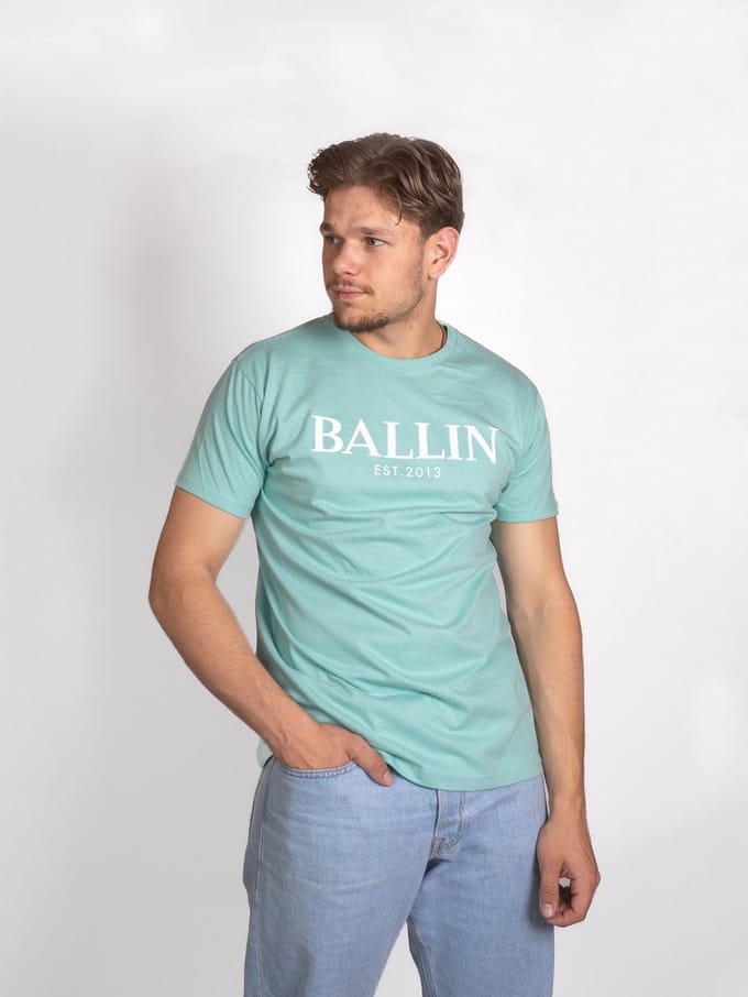 T-shirt ballin