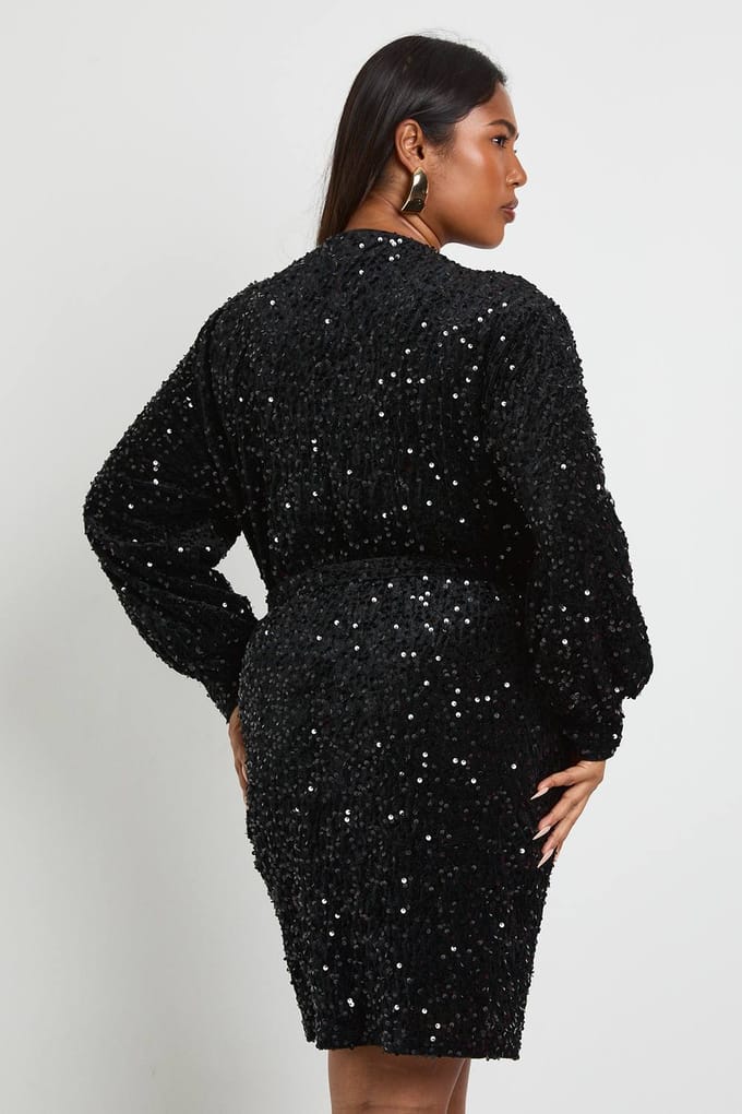 boohoo Dames Plus fluwelen pailletten wikkel minijurk | Black | Maat: 26