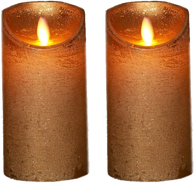 Anna's Collection Led kaars/stompkaars - 2x - goud - H15 x D7,5 cm - wax - bewegende vlam