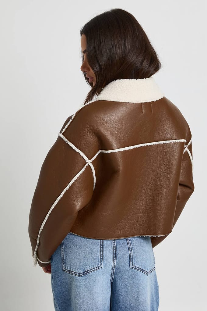 boohoo Dames Petite Borg Gevoerd Gekraagde Aviator | Tan | Maat: 8