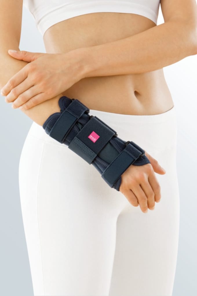 Medi Manumed Polsbrace-Links-Maat 3: 24 - 28 cm