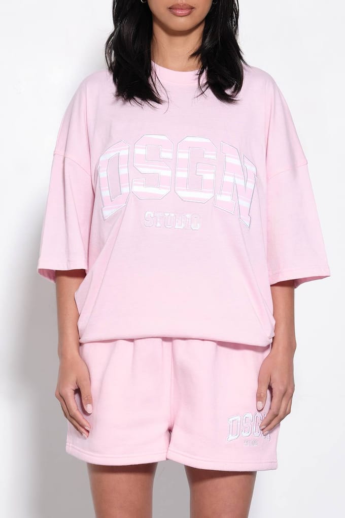 Dames Dsgn Studio Gestreept Applique Oversized T-shirt | Lichtroze | Maat: XS