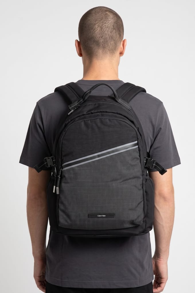 Calvin Klein Striped Utility Zip Backpack Black Größe: OS | Rucksäcke Outlet | Herren | Schwarz