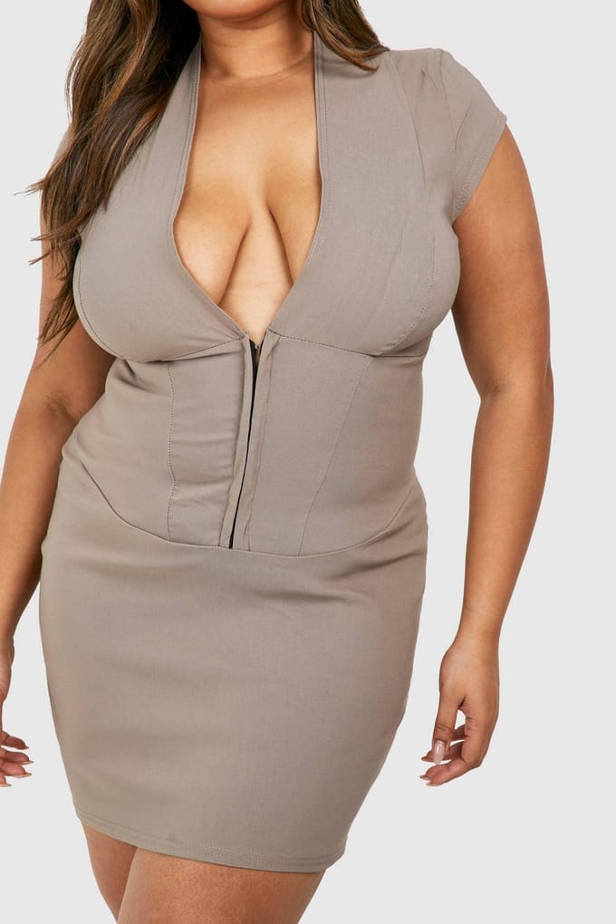 boohoo Dames Plus Corset Hook En Eye Bodycon Jurk | Taupe | Maat: 46
