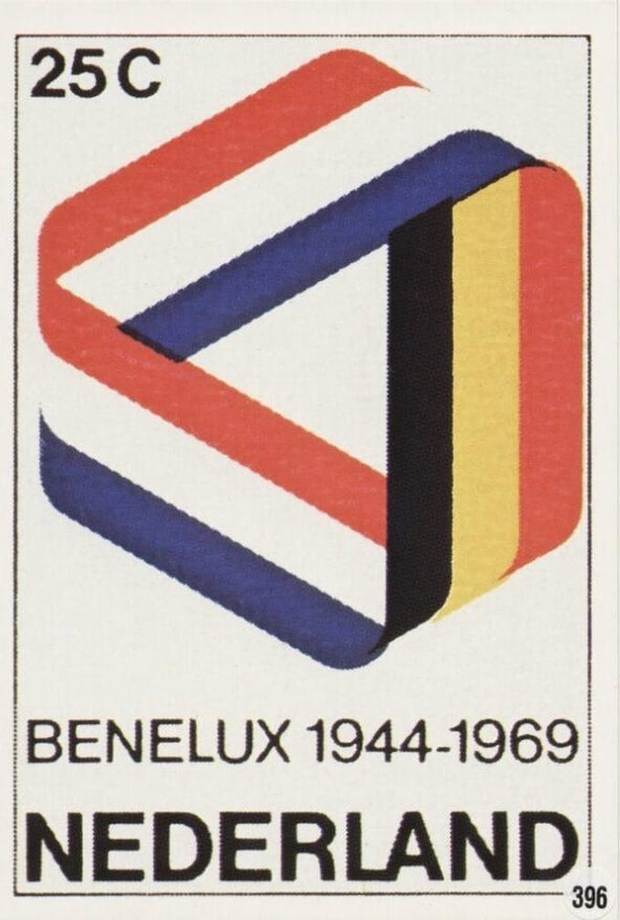 Briefkaart met afbeelding Benelux postzegel