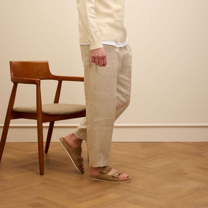 Manfield - Heren - Beige suède slippers - Maat 40