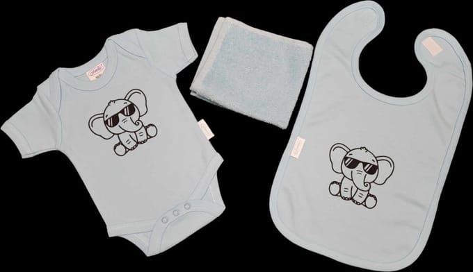 Kraamcadeau -blauw - olifant - slab - spuugdoek - romper - maat 50/56.