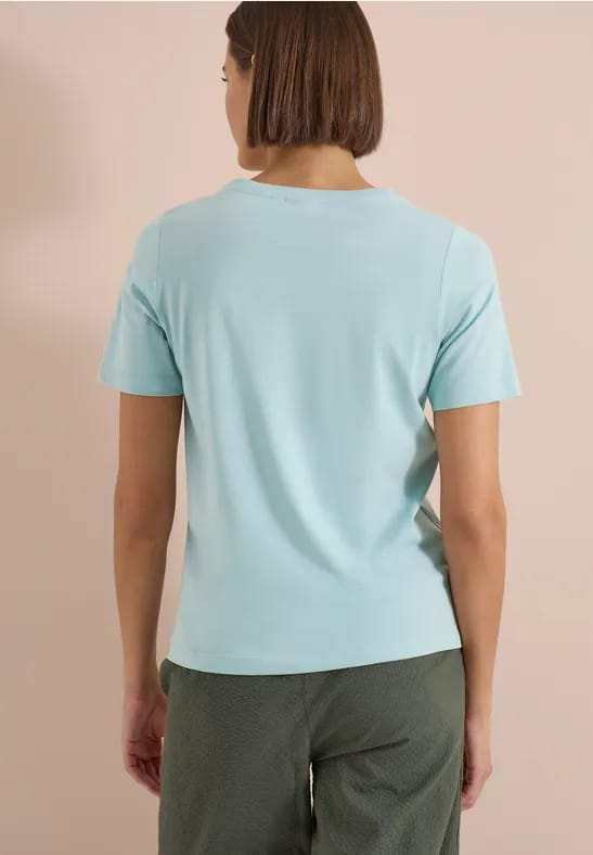 Shirt met boothals en Wording Artwork