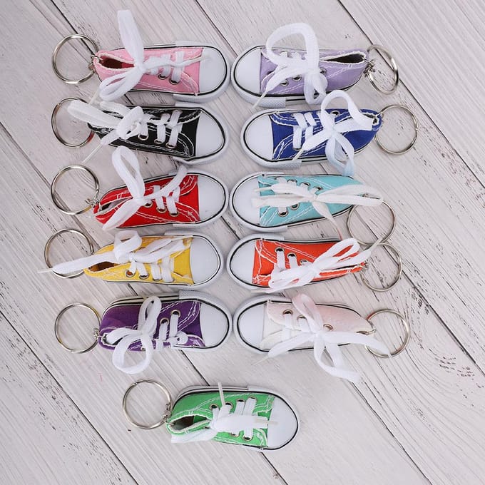 11 stuks mini-sneakerschoen-sleutelhangers, cartoon-sleutelhangers, hangende decoratie voor tassen rood
