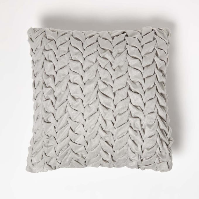Homescapes Grace geplooid fluwelen kussen met vulling - grijs, 45 x 45 cm