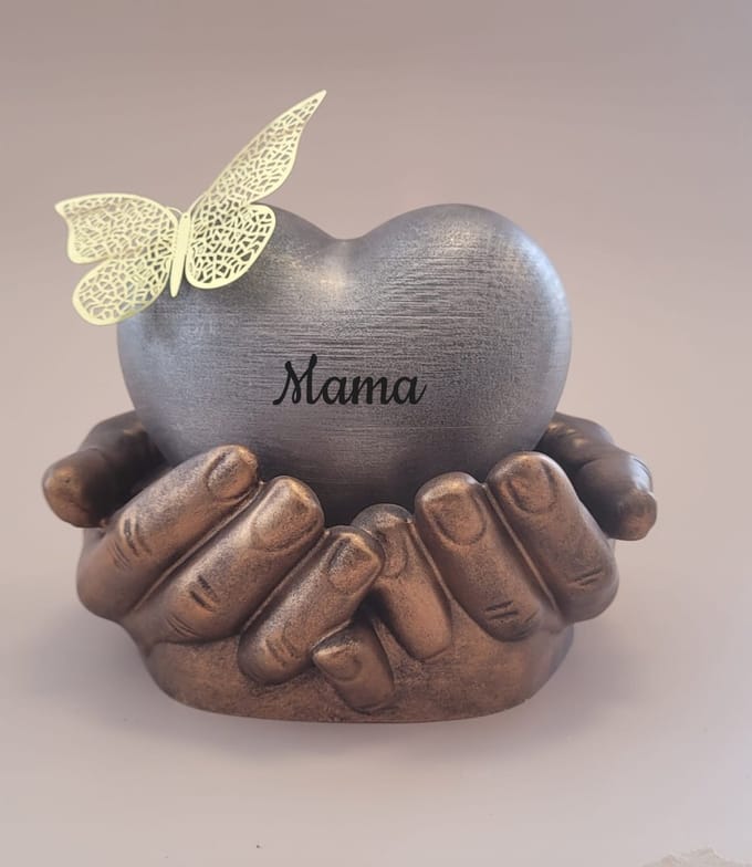 Urn hart in handen - mama - 450 ml - oud zilver, brons