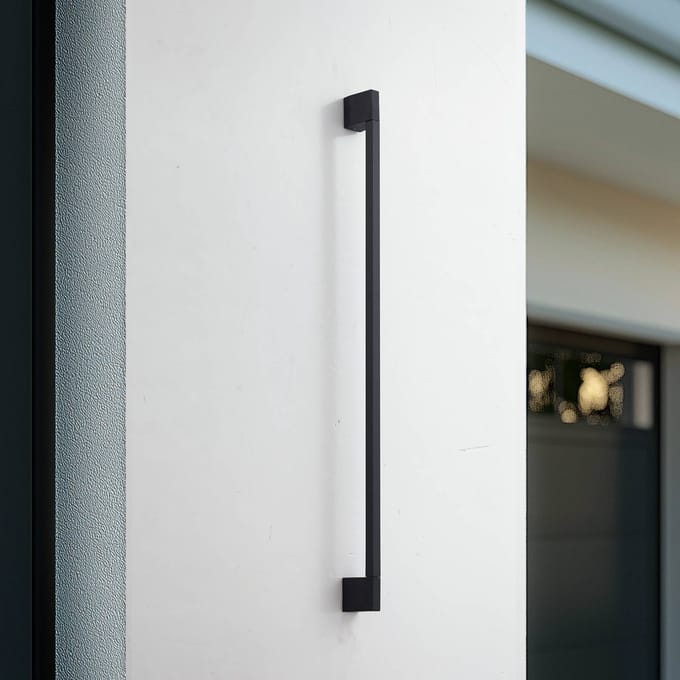 Lindby LED wandlamp Neano, 120 cm, zwart, metaal, IP54