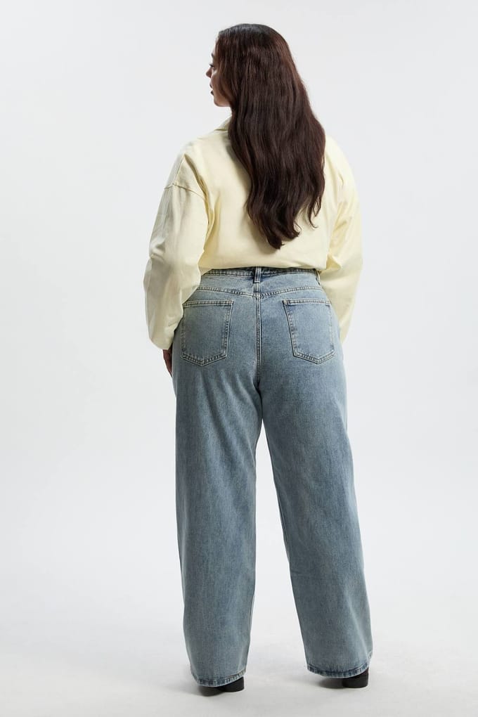 Dames Boohoo Basics Plus Denim Wijde Pijp Jeans | Acid Wash Light Blue | Maat: 16