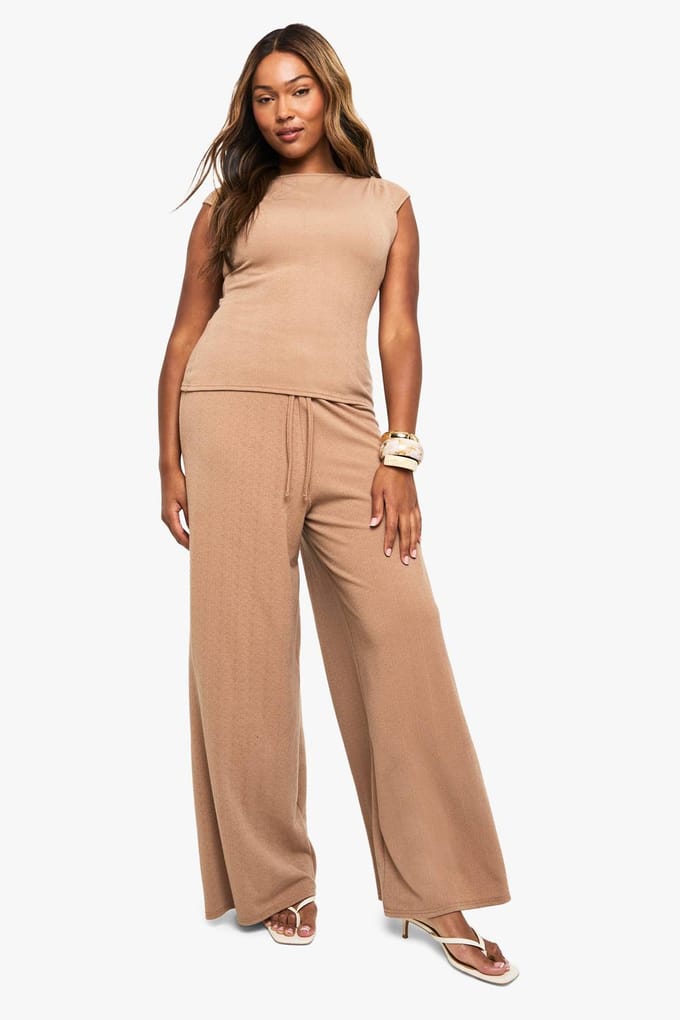boohoo Dames Plus Ripple Rib Trekkoordbroek | Mokka | Maat: 48